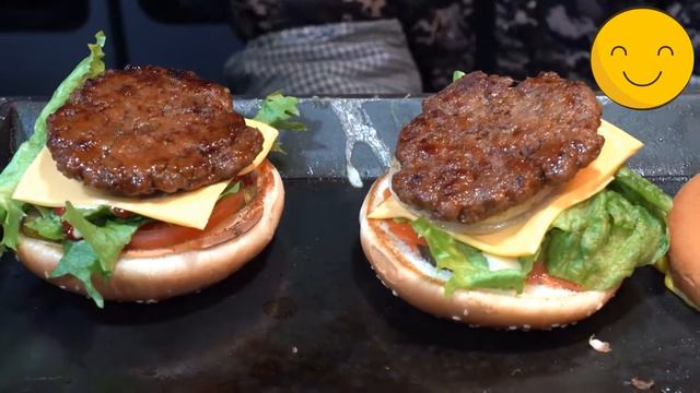 Чизбургер с яйцом / Уличная еда в Корее. смотреть онлайн