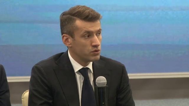 Вячеслав Володин встретился с обманутыми дольщиками смотреть онлайн