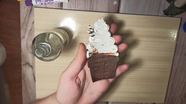 How to glue polymer clay decor to a mug | Video tutorial смотреть онлайн
