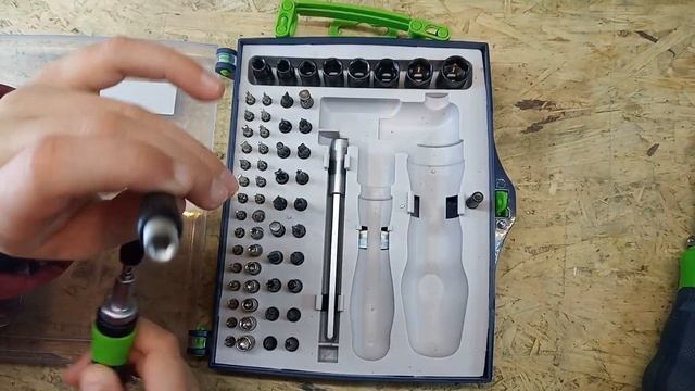 Обзор отверток реверсных с набором бит/Overview screwdriver reverse with a set of bits. смотреть онлайн