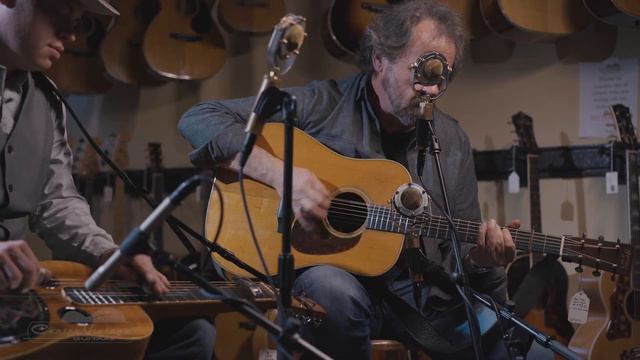 Gaven Largent & Dan Tyminski // I Dreamed Of An Old Love Affair // смотреть онлайн