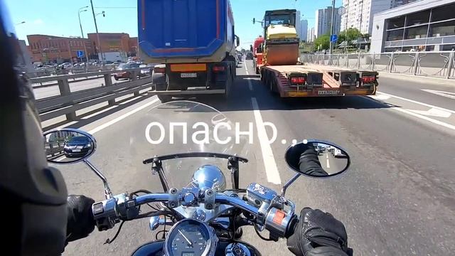 МотоБудни#13. Бросаются под колеса? смотреть онлайн