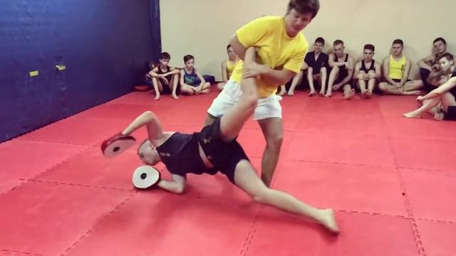 Тренировочная связка #2 в Киевском спортивном клубе Хортинг смотреть онлайн