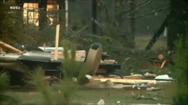 Dec 23, 2014 At Least Four Dead, Injuries Tornado Strikes Mississippi #mswx, #alwx, #gawx смотреть онлайн