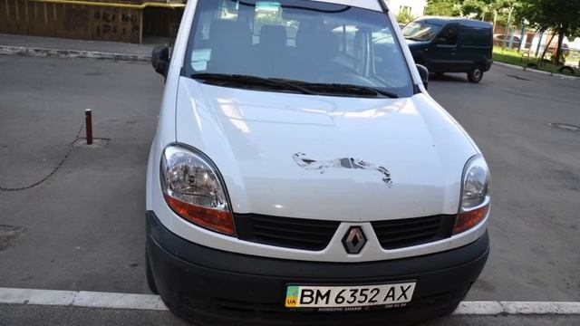 Бровары неизвестный на ул. Олимпийской 8Б-10A облил кислотой машины. 16.07.2013 смотреть онлайн