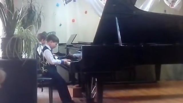 М.Невин Армейский радиопередатчик , фортепианный ансамбль, Юрий Кандул, 8 лет, 2 кл смотреть онлайн