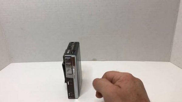 Aiwa HS-P06 portable player (video 43)