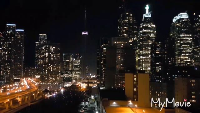 Как играет башня CN Tower (Toronto) каждый вечер. смотреть онлайн
