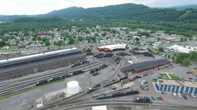 DJI Inspire 1 Drone at the CSX Hump Yard, Cumberland, Maryland 4k смотреть онлайн