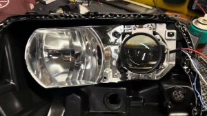 Разбор фар Suzuki Grand Vitara - замена галогенных линз на светодиодные. Замеры света До/после