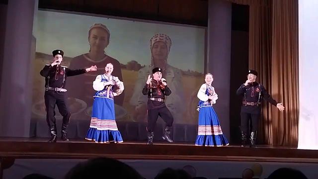 Народный ансамбль "Раздолье" - Нам жить не тужить смотреть онлайн