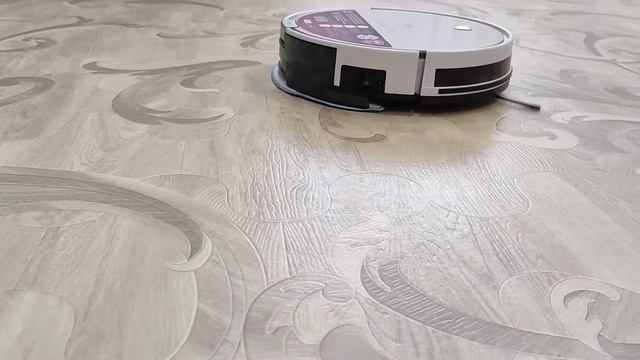 Как робот пылесос делает влажную уборку. Робот пылесос Polaris IQ home. смотреть онлайн