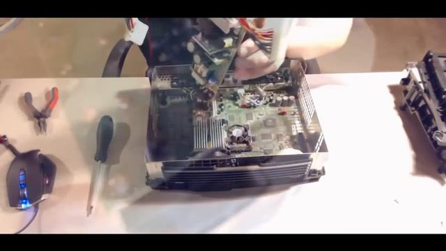 How to repair an Original Xbox that will not turn / power on, or fix a broken Xbox power jack. смотреть онлайн