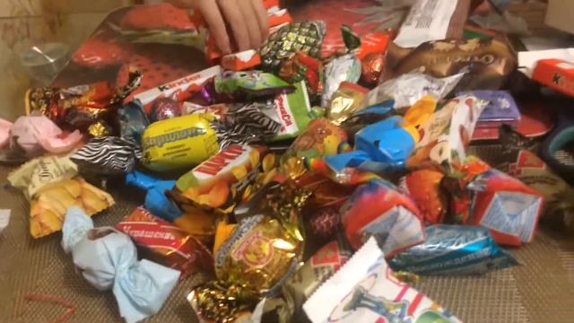 Родиончик открывает Новогодний подарок! смотреть онлайн