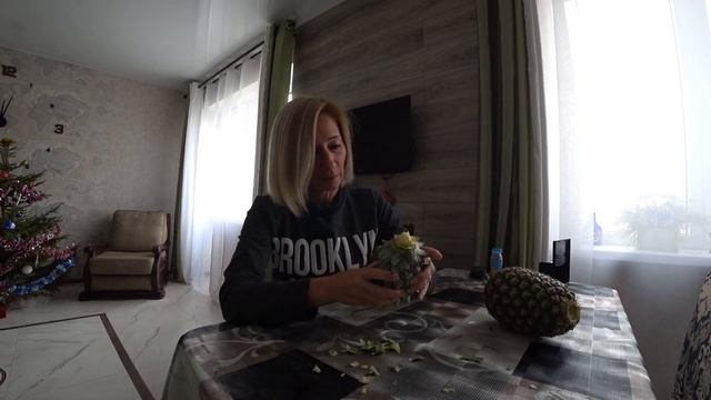 Укореняем ананас из супермаркета. Ананас на подоконнике смотреть онлайн