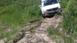 Слабоумие и отвага/ Рено Логан краткий off-road тест/Логан на бездорожье/Свои Авто