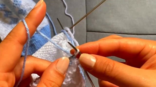 Красивые следочки спицами + вышивка #knittingtutorialforbeginners #knittingsocks #вязаныеноски