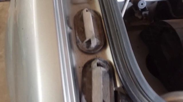 Антикор ларгуса! Часть 2. Что стало с дверями и капотом? 7 лет, 100000 км. смотреть онлайн