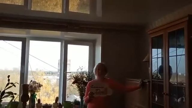 Отзыв на глянцевый потолок в гостиную - студии натяжных потолков Decor в Нижнем Новгороде - 23.11.2 смотреть онлайн