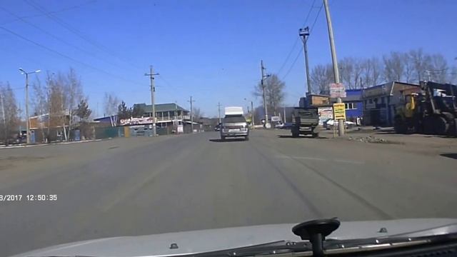 Прилетело в лобовое стекло!!! смотреть онлайн