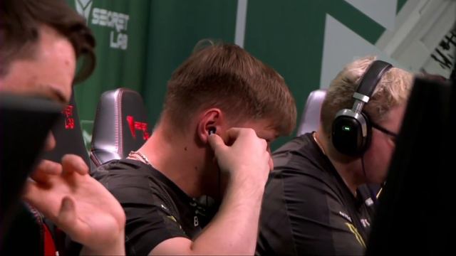 NaVi vs Vitality | Map 2 Mirage | PGL RMR EUROPE A - Day 3 смотреть онлайн