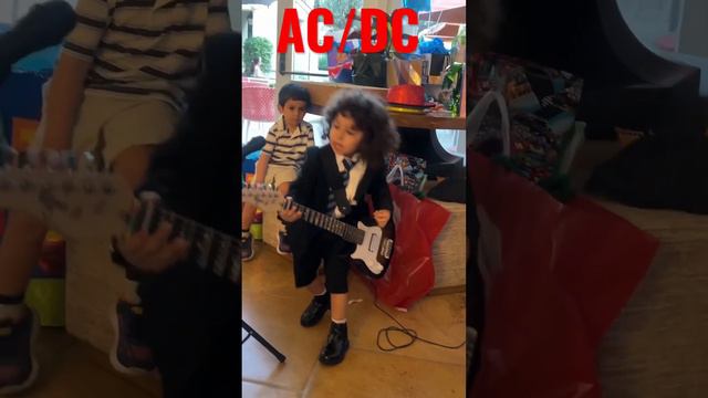 AC/DC ⚡️ Thunderstruck with Marco’s performance ⚡️@Marcoguitars смотреть онлайн