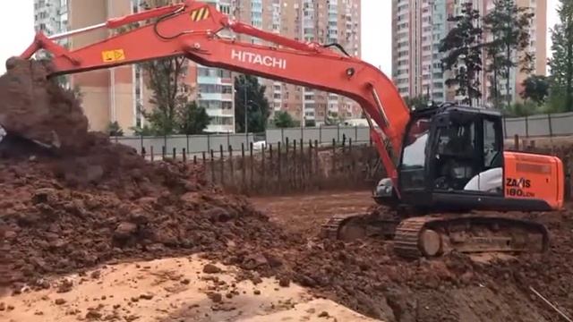 Гусеничный экскаватор HITACHI ZX180LCN-5G - Разработка котлована смотреть онлайн