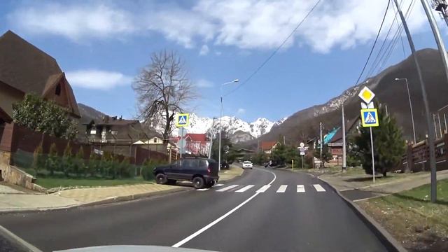 Красная поляна Апрель 2021, вид из автомобиля смотреть онлайн