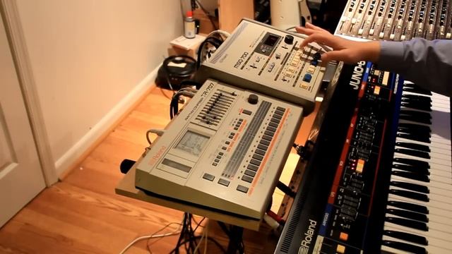 Synthmania quick tip #10 - The Hi-NRG fast sequenced synths смотреть онлайн