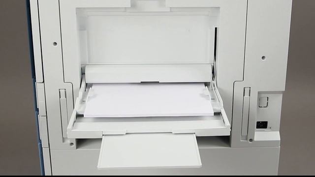 Colocar papel no conjunto da bandeja 1 | HP LJ Managed E826 e E877 | Impressoras HP | HP Support смотреть онлайн