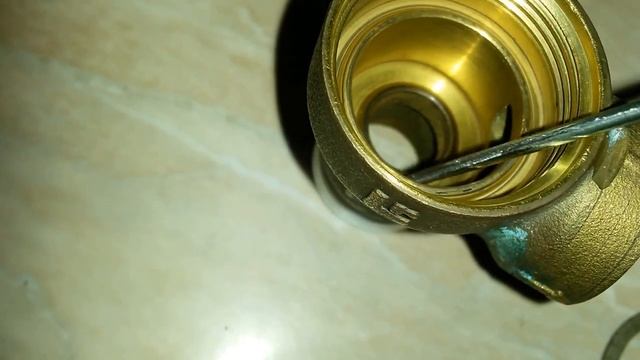 Устройство и ремонт клапана 3 бара Ariston Uno смотреть онлайн