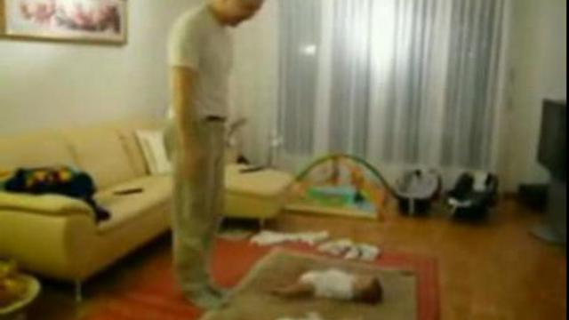 Папаша танцует с детишками смотреть онлайн