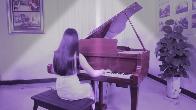 Tell me your thought that how beautiful the spyker piano sound is?😂 смотреть онлайн