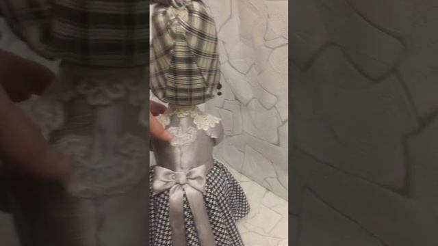Минибар Солоха в сером. смотреть онлайн