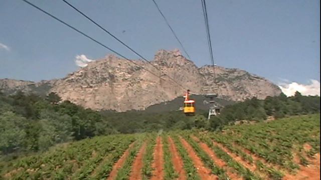 Гора Ай-Петри в Крыму. Ai-Petri is a mountain in the Crimea смотреть онлайн