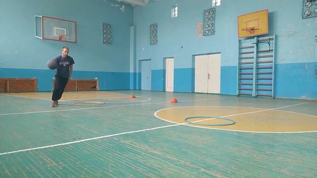 Баскетбол. Ведення м'яча. Дистанційне навчання. ДНЗ "Запорізьке ВПУМ" смотреть онлайн