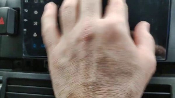 Процесс восстановления заводского разрешения экрана на магнитоле android