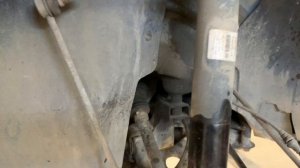 Как поменять передние амортизаторы на VOLKSWAGEN PASSAT B7