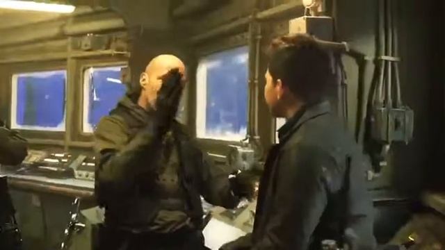 «Неудержимые 4», драка Стэйтема и Юванса, рабочие съемки смотреть онлайн