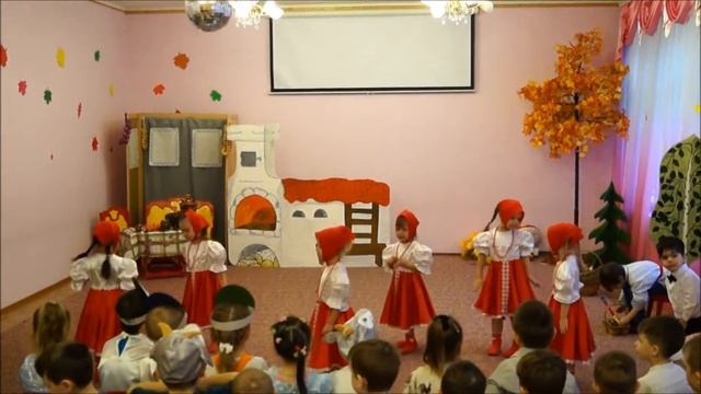 Праздник Осени. Танец Рябинки, группа № 3 "Ромашка" смотреть онлайн