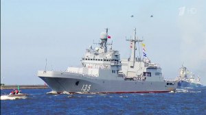 Главный военно-морской парад по случаю Дня ВМФ прошел в Санкт-Петербурге