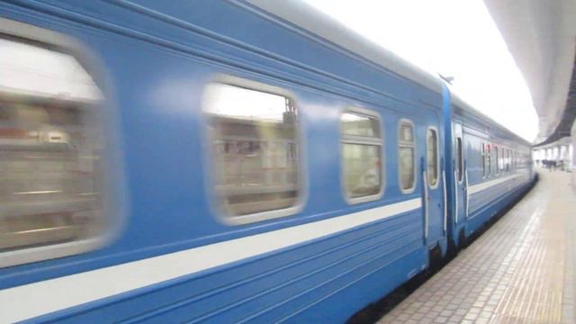ЭД4М-0457 ЦППК, ЧС7-034 с поездом№027Б Москва-Брест, 2М62У-0106 с грузовым станция Фили 20.11.2018 смотреть онлайн