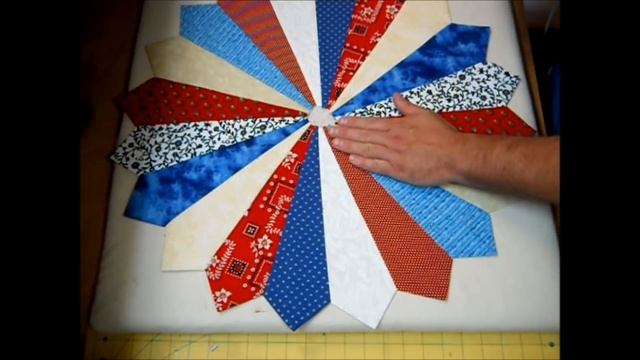Red, White And Blue Dresden Plate Table Topper смотреть онлайн