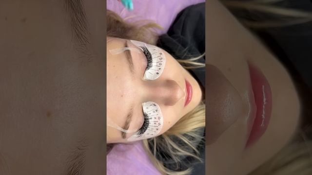 #обучениенаращиваниюресниц #ресницы #наращиваниересниц #цветныересницы смотреть онлайн