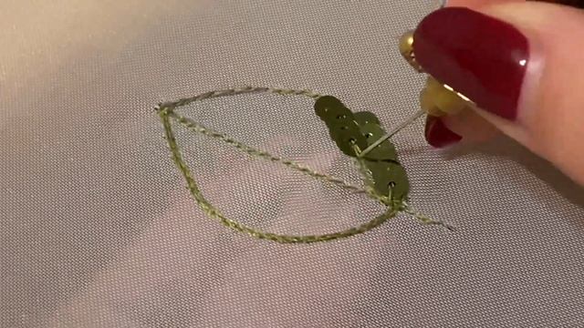 Люневильская вышивка. Вышиваем листик из пайеток. смотреть онлайн