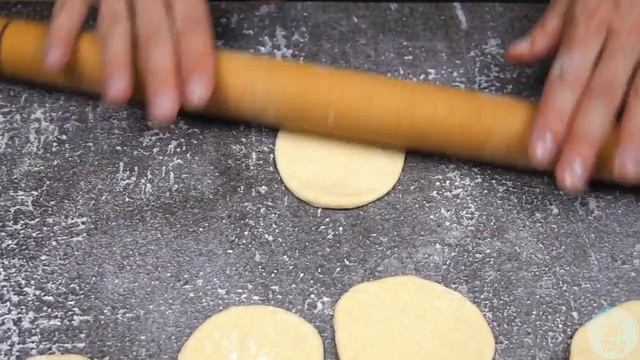 VARENYKY | Ukrainian potato and dough dish thay you're going to love! Dumplings recipe смотреть онлайн