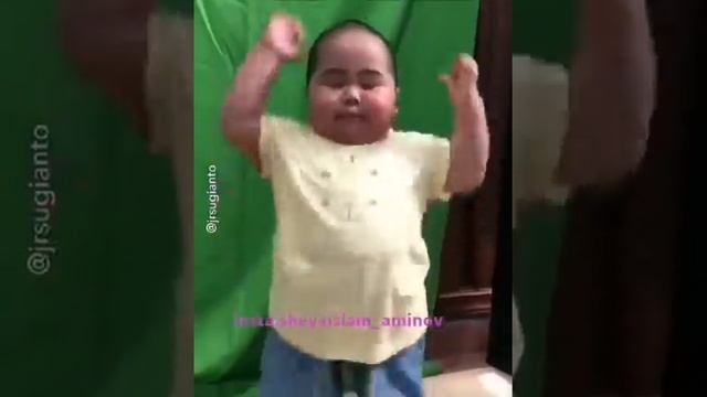 Этот мальчик классно танцует. смотреть онлайн