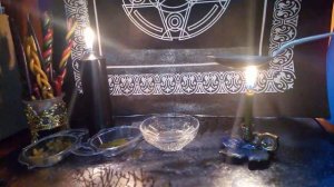 Заговор на снятие вражеских замков( отливка воском)