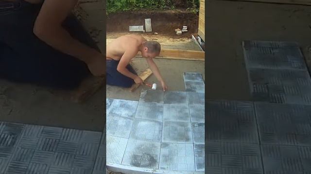 Фундамент и площадка из плитки для веранды смотреть онлайн