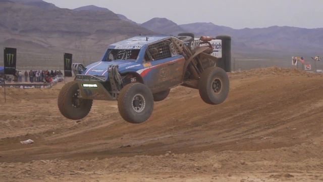 Subaru of America Crosstrek Desert Racing Jumping смотреть онлайн